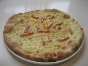 Poeta　小池店/入野店：カルボピザ