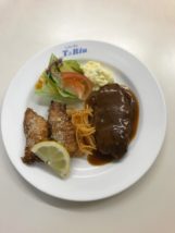 ティ＆リュウ：セット：ハンバーグとささみフライ