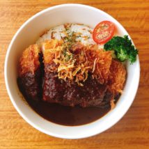 トロンバ市野本店：カツカレー